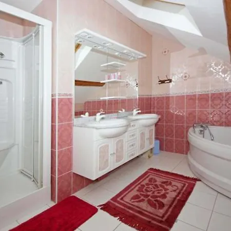 Confortable Avec Jardin Privatif Pres De Saint-die-des-vosges - Fr-1-589-844 度假居 *